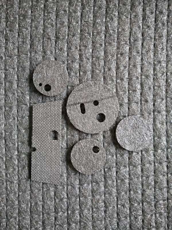 烧结毡使用时各层在高温下有何转变？